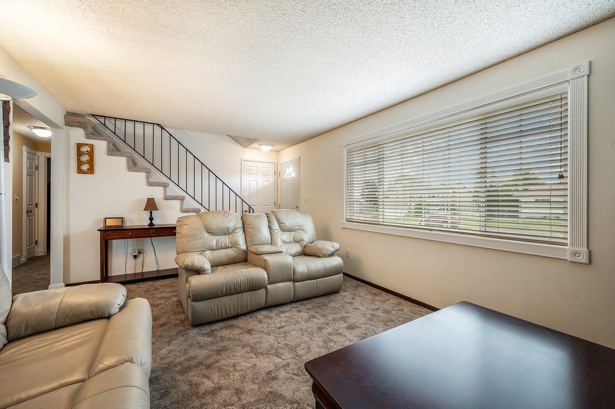 4708 North Larch Road Spokane Valley, WA 99216 - Photo 4 of 32 Gallery Image 4