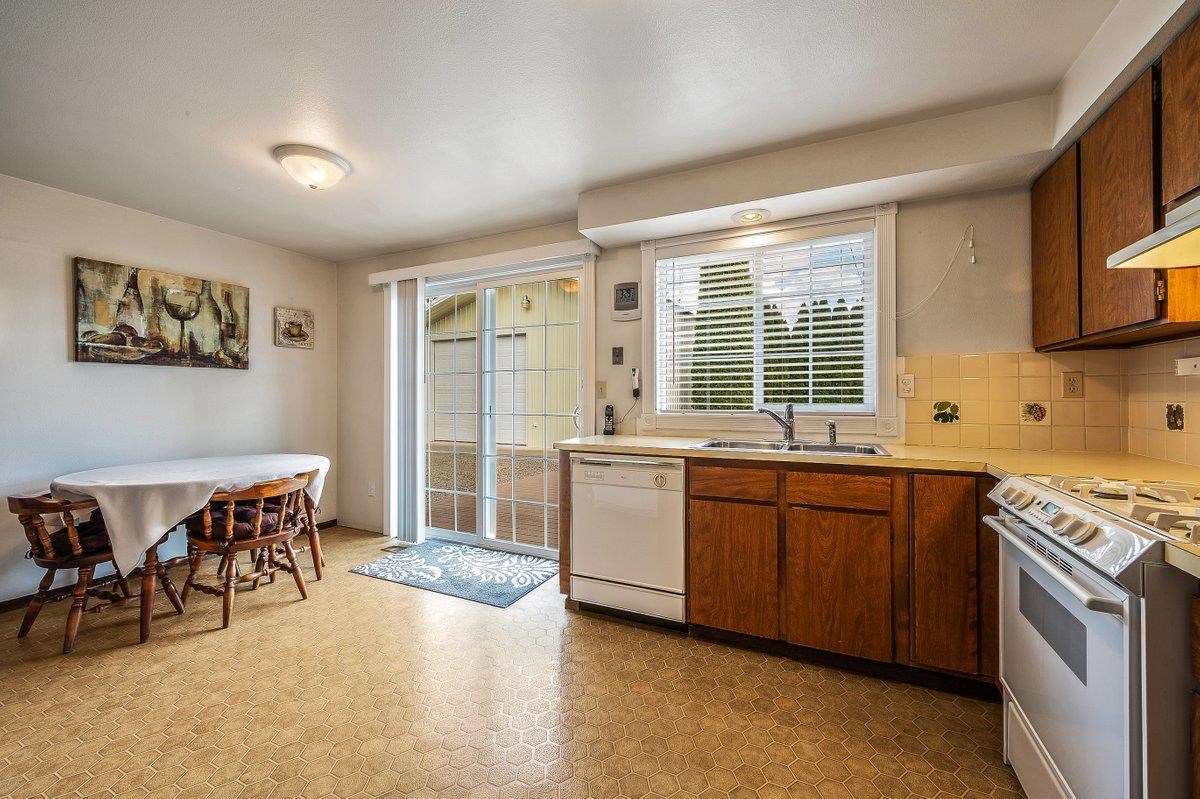 4708 North Larch Road Spokane Valley, WA 99216 - Photo 5 of 32 Gallery Image 5