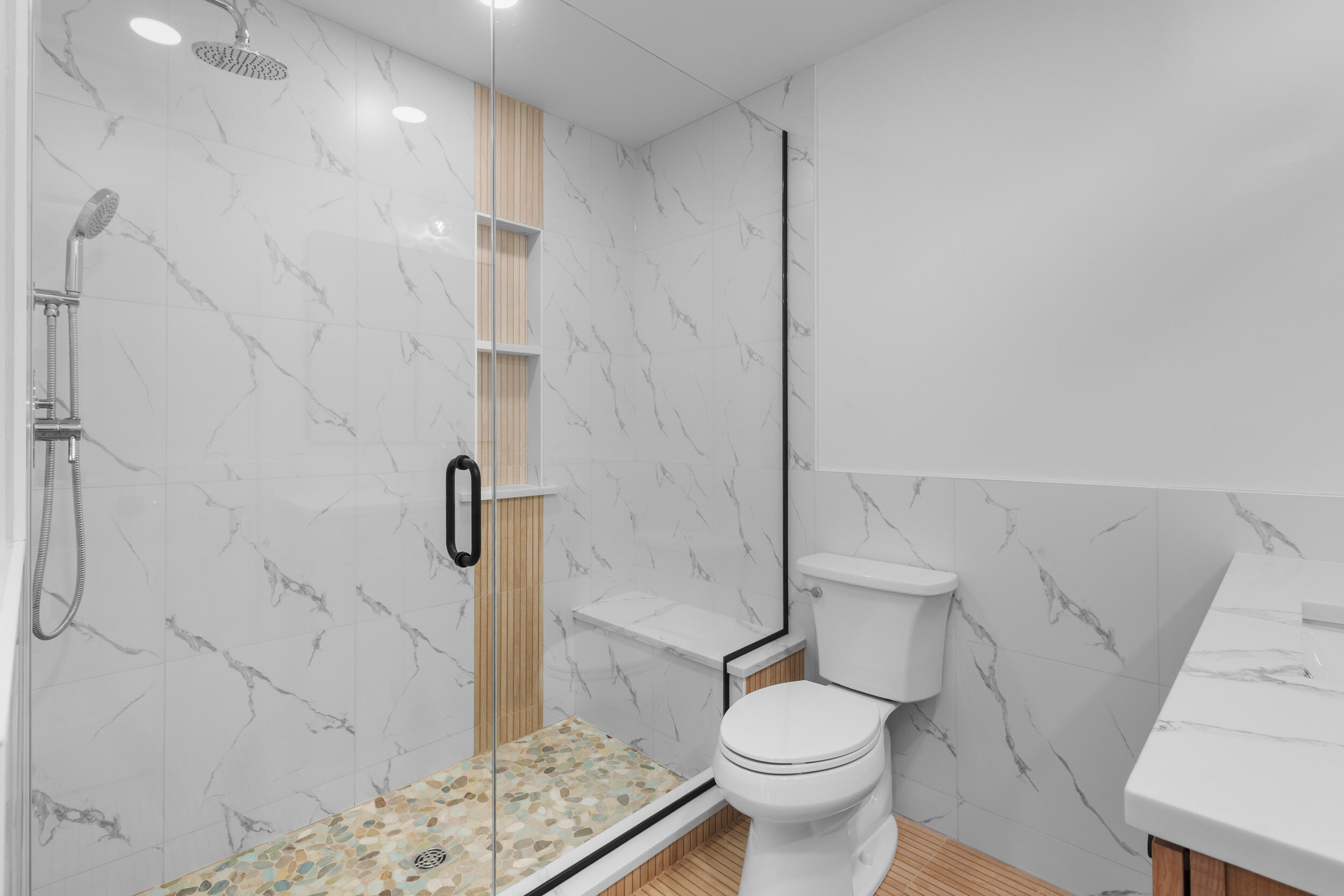 986 Indian Hills Road Fontana, WI 53125 - Photo 47 of 108 Bathroom 3