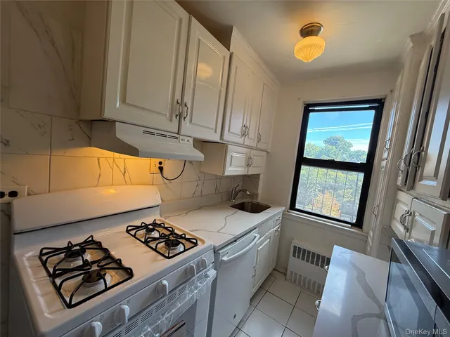 $279,000 | 142 Garth Road, Unit 1P, Scarsdale, NY 10583