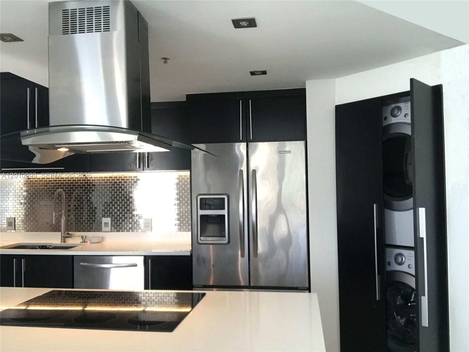 701 Brickell Key Boulevard, Unit 910 Miami, FL 33131 - Photo 3 of 30