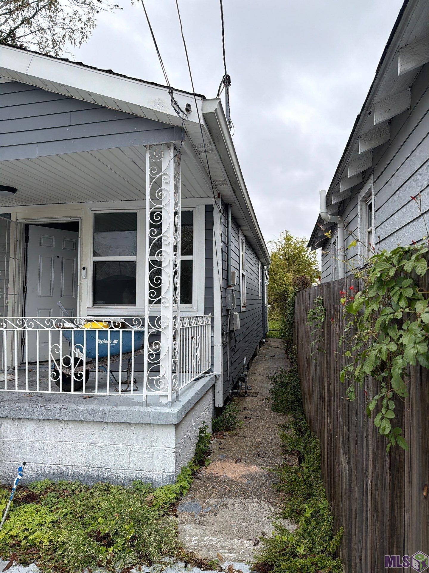 2115 North Rocheblave Street New Orleans, LA 70119 - Photo 2 of 8