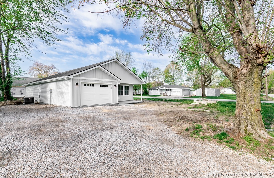 1435 West Booe Road Austin, IN 47102 - Photo 2 of 49 Gallery Image 2