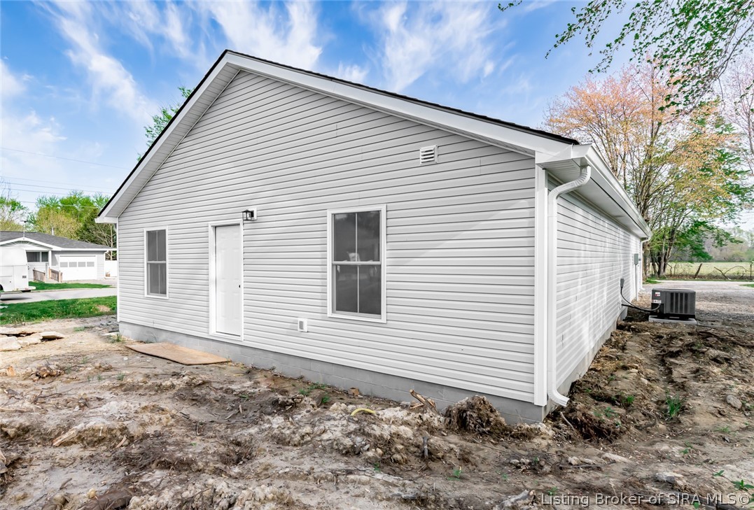 1435 West Booe Road Austin, IN 47102 - Photo 6 of 49 Gallery Image 6