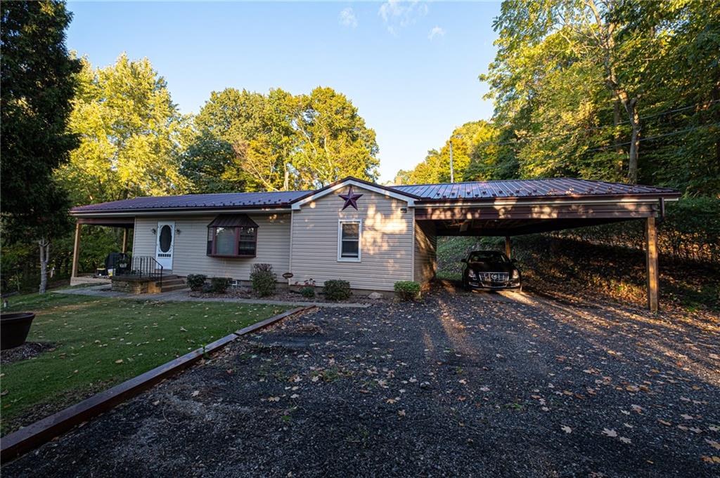 2093 Forest Grove Road Coraopolis, PA 15108 - Photo 2 of 17 Gallery Image 2