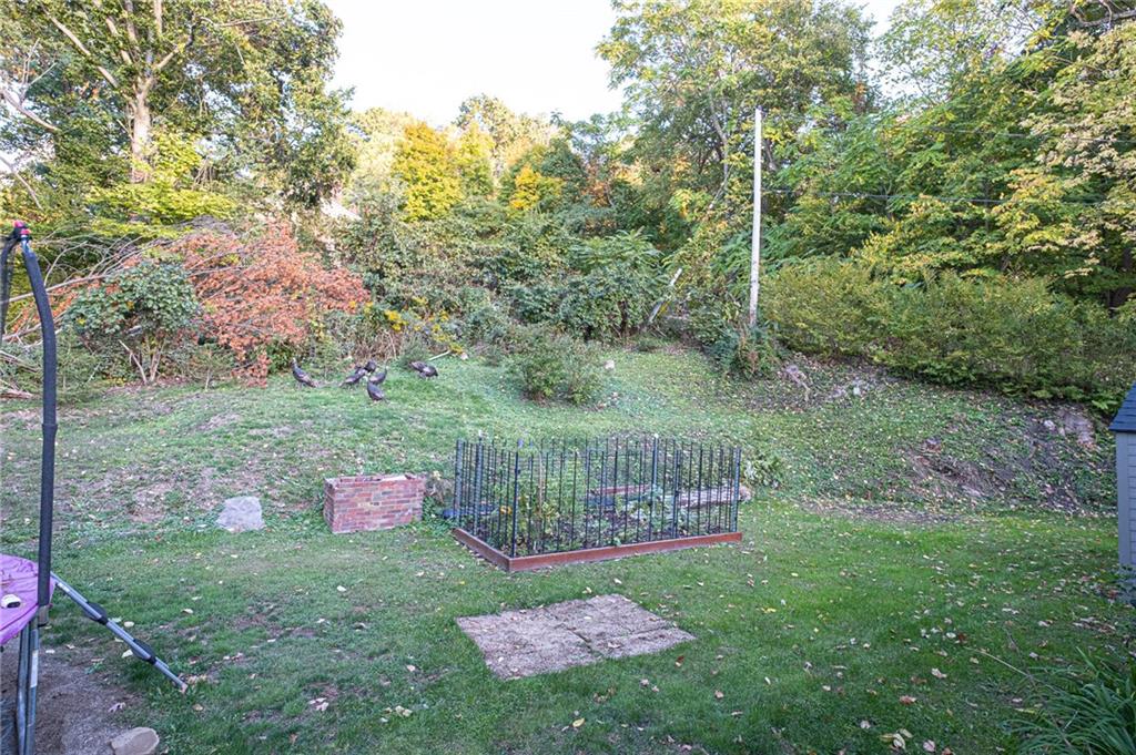 2093 Forest Grove Road Coraopolis, PA 15108 - Photo 16 of 17 Gallery Image 16