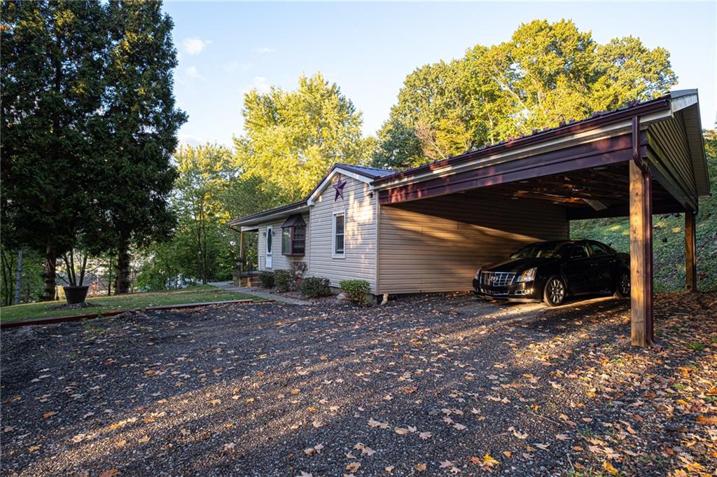 2093 Forest Grove Road Coraopolis, PA 15108 - Photo 3 of 17 Gallery Image 3