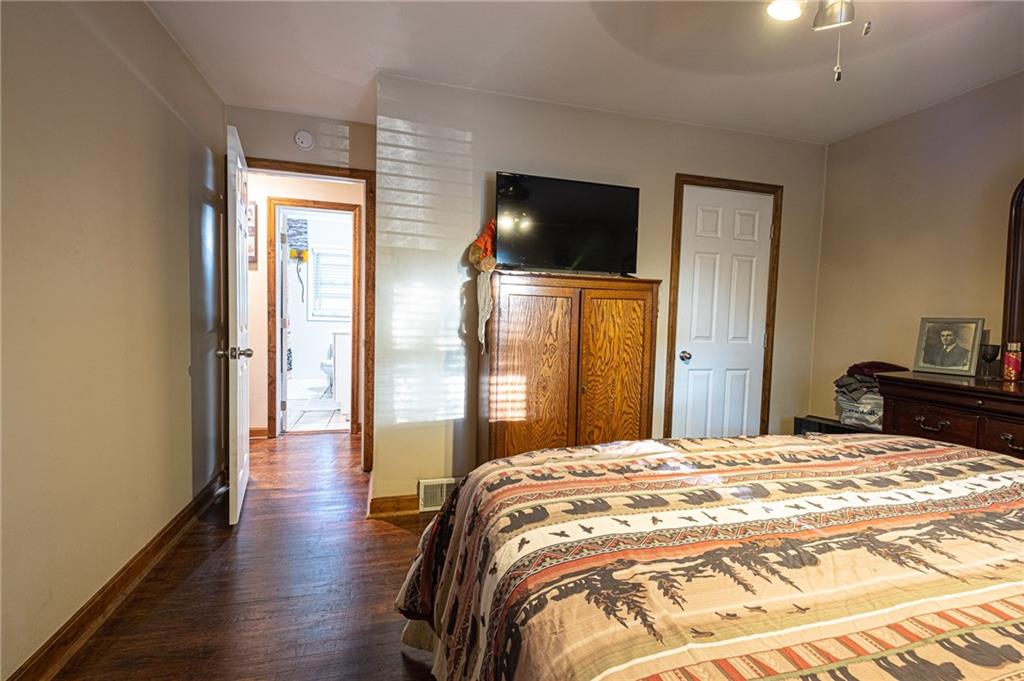 2093 Forest Grove Road Coraopolis, PA 15108 - Photo 7 of 17 Gallery Image 7