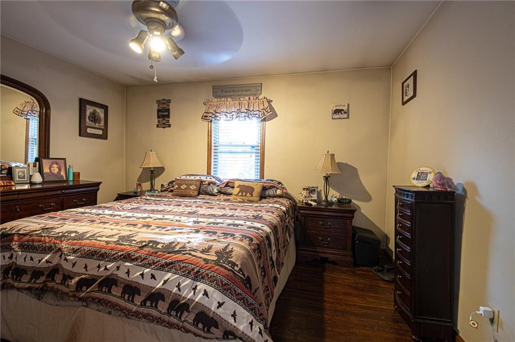 2093 Forest Grove Road Coraopolis, PA 15108 - Photo 8 of 17 Gallery Image 8