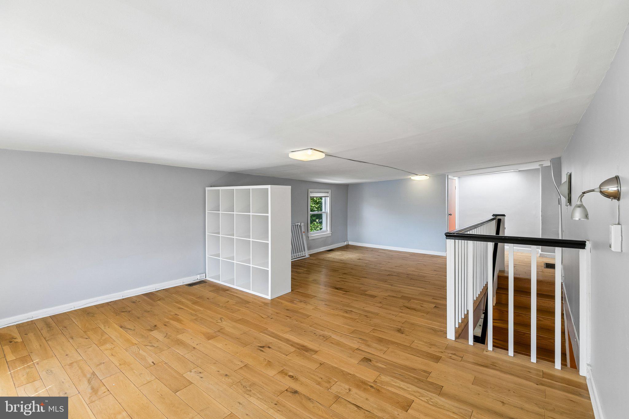 527 South 7th Street, Unit 1 Philadelphia, PA 19147 - Photo 30 of 33 Spacious, light-filled living area.