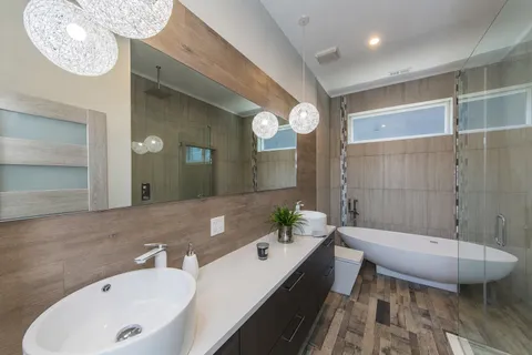 $1,650,000 | 2125 West Erie Street, Chicago, IL 60612