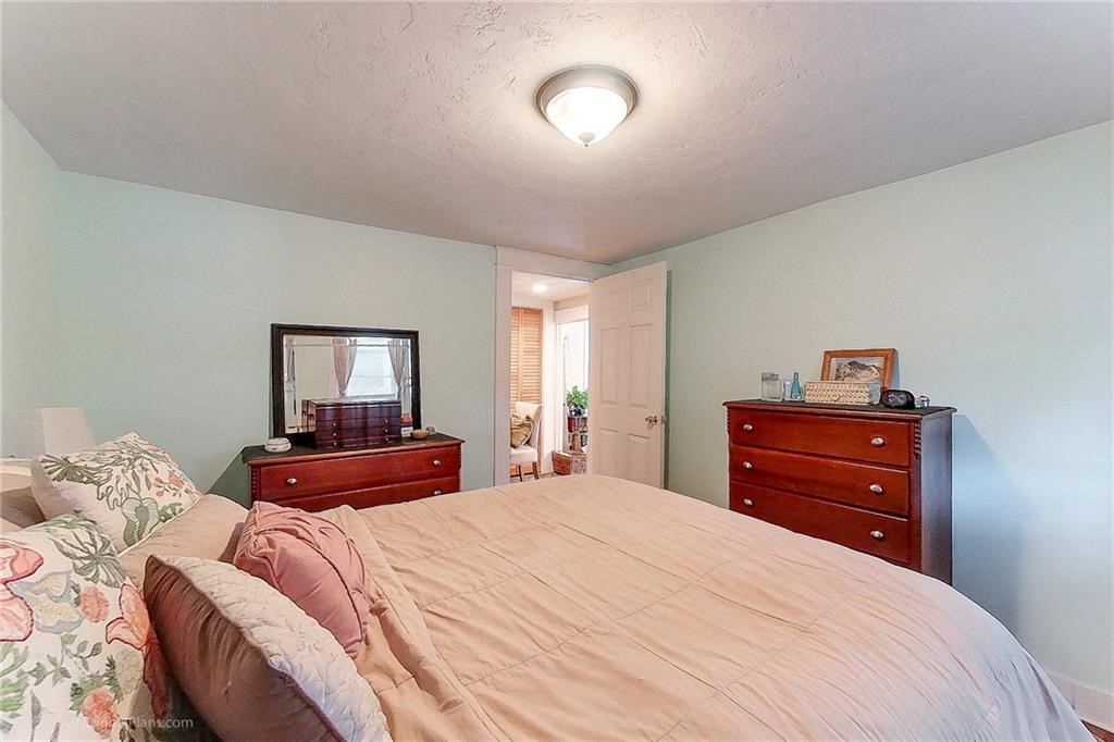 36 Church Street, Unit 2 Warren, RI 02885 - Photo 18 of 31