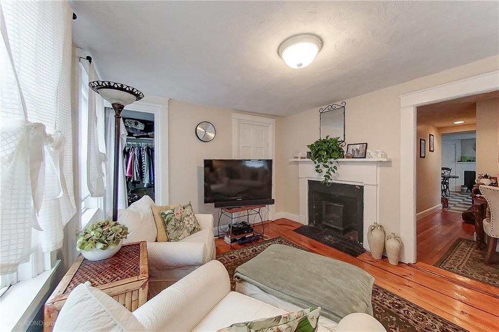 36 Church Street, Unit 2 Warren, RI 02885 - Photo 3 of 31