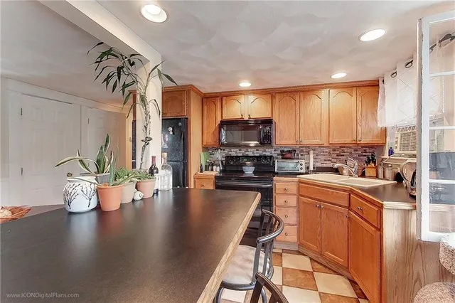 $1,800 | 36 Church Street, Unit 2, Warren, RI 02885