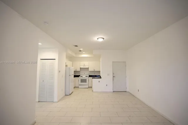 $2,250 | 405 East 7th Street, Unit 200A, Hialeah, FL 33010