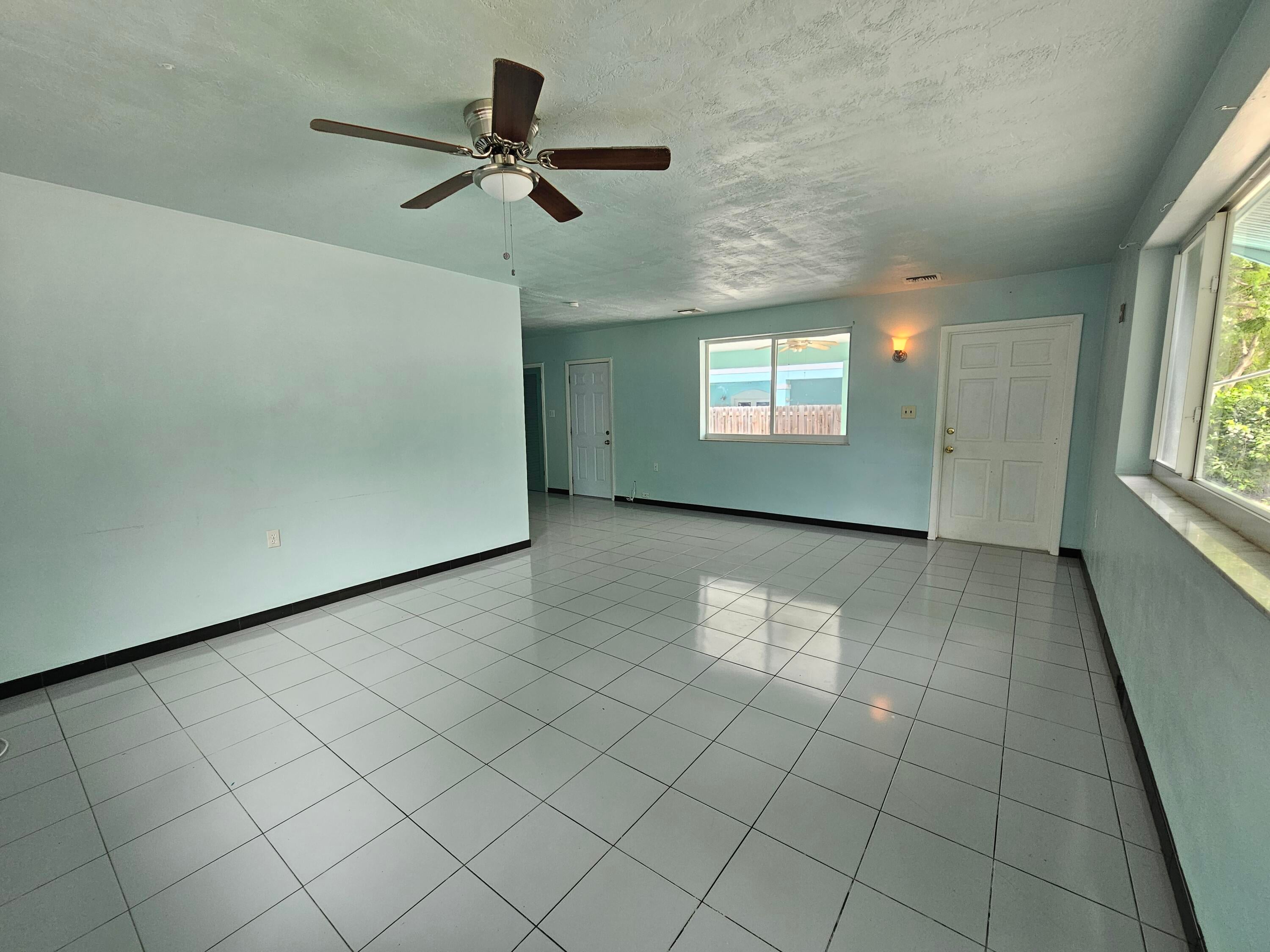 653 Colson Drive Key Largo, FL 33037 - Photo 3 of 27 Gallery Image 3