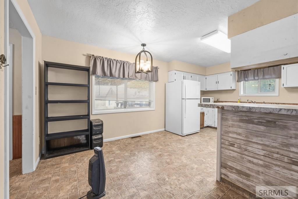 792 North 3600 East Menan, ID 83434 - Photo 11 of 35