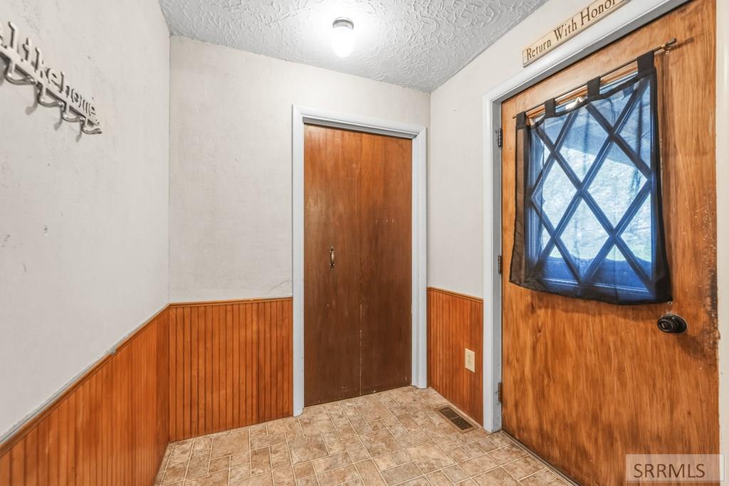 792 North 3600 East Menan, ID 83434 - Photo 13 of 35