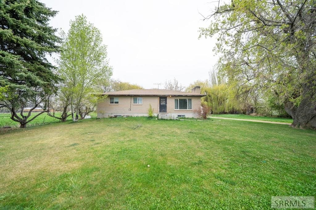 792 North 3600 East Menan, ID 83434 - Photo 3 of 35
