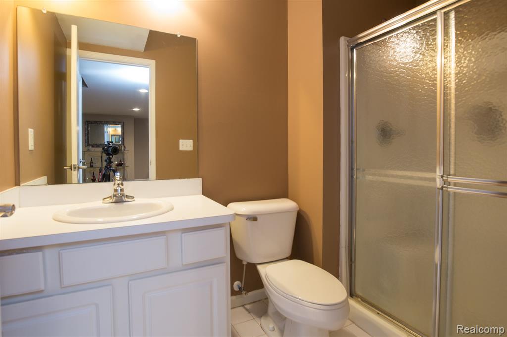 27380 Victoria Road Novi, MI 48374 - Photo 35 of 42