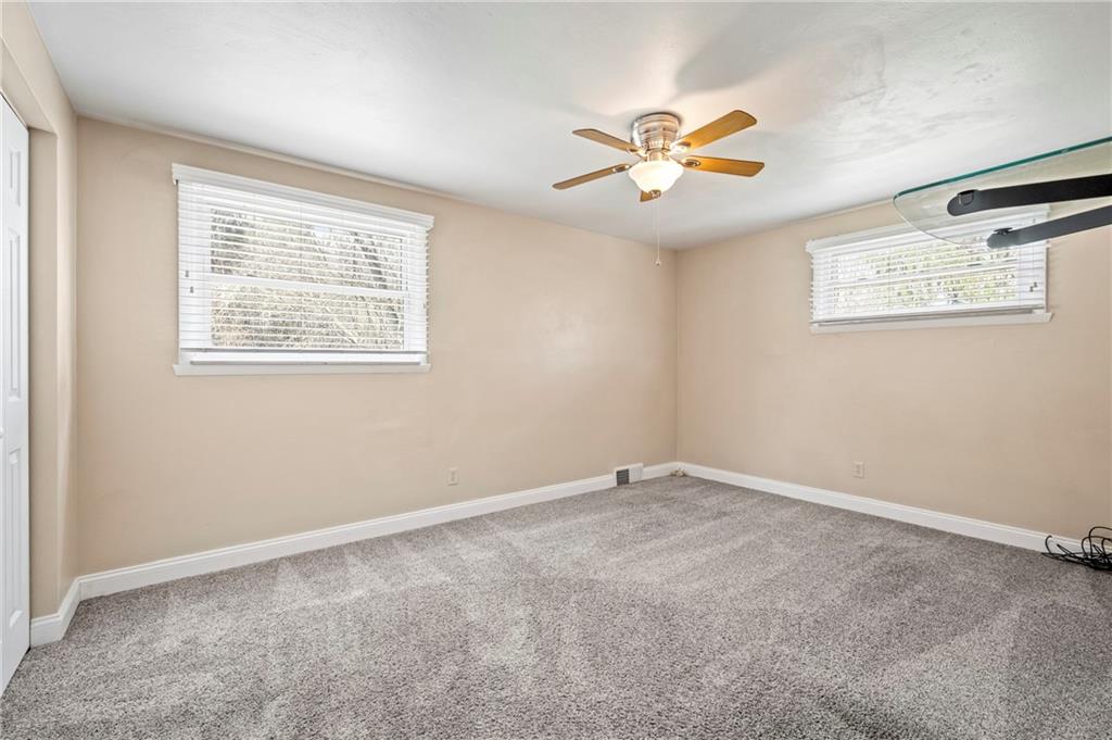 3033 Universal Road Pittsburgh, PA 15235 - Photo 14 of 30