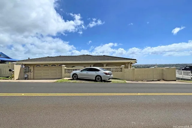 $3,000 | 99-577 Aiea Heights Drive, Aiea, HI 96701