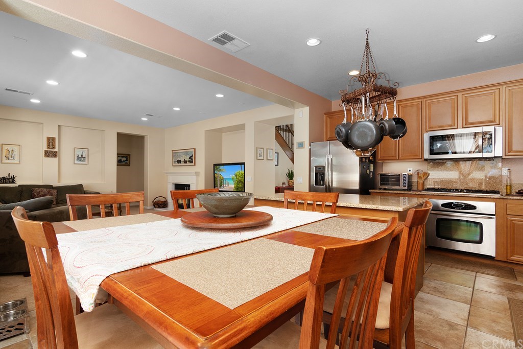 32764 Lambeth Street Winchester, CA 92596 - Photo 13 of 57