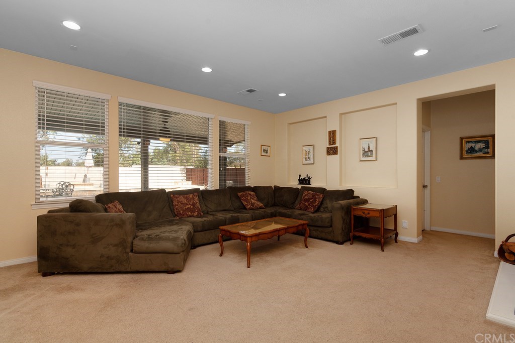 32764 Lambeth Street Winchester, CA 92596 - Photo 15 of 57