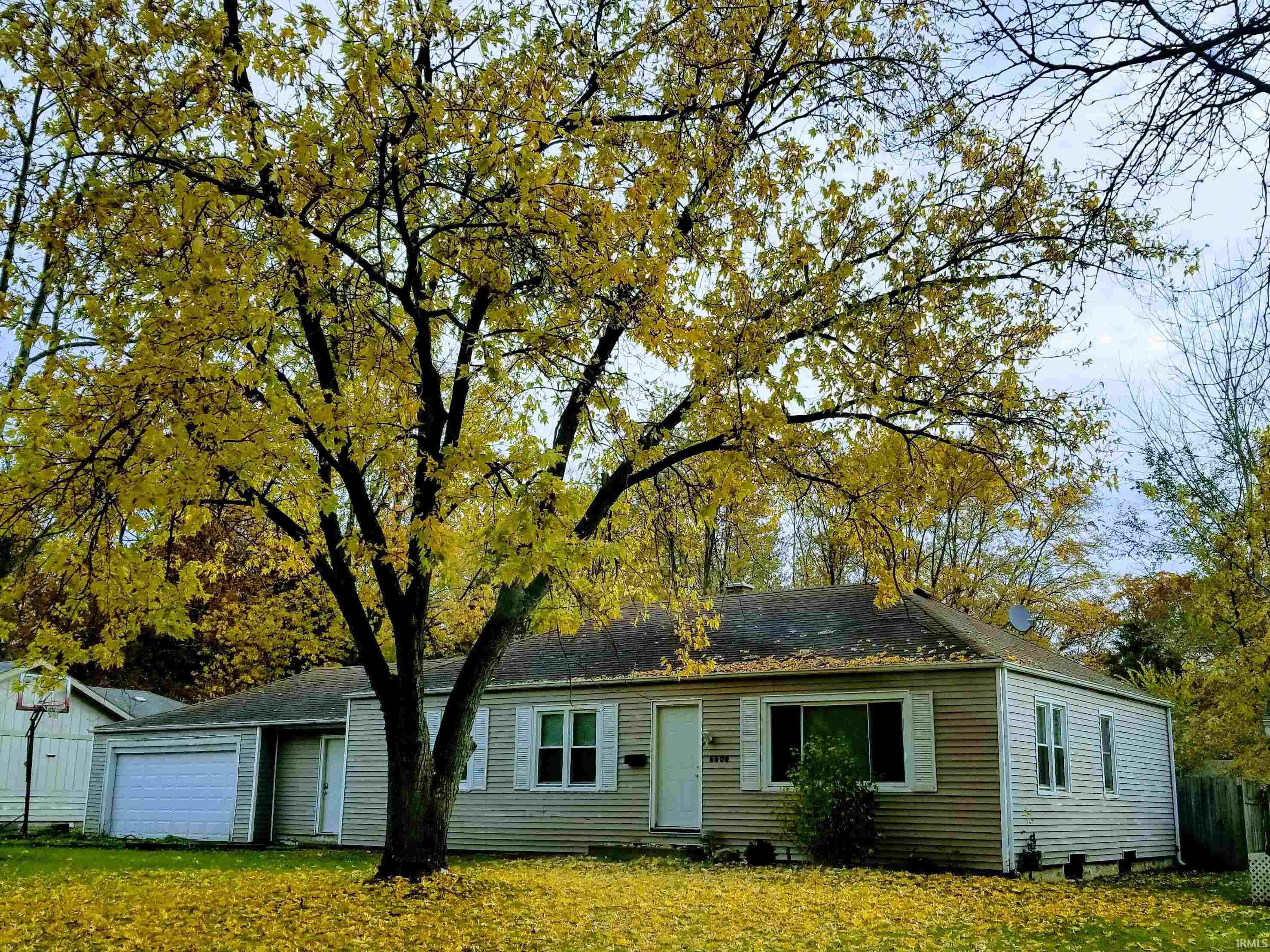 5505 Standish Drive Fort Wayne, IN 46806 - Photo 6 of 20