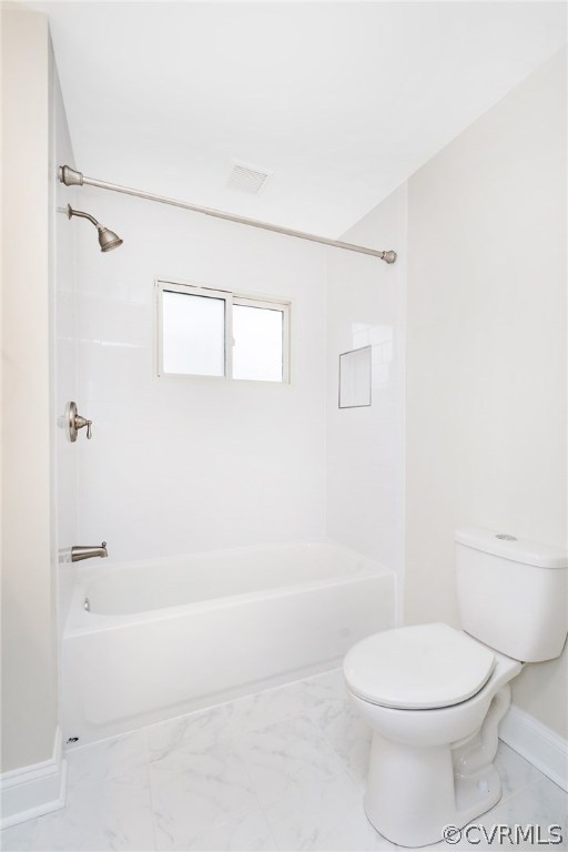 9604 Meadowview Road Richmond, VA 23294 - Photo 20 of 32 a bathroom with a toilet and a bathtub