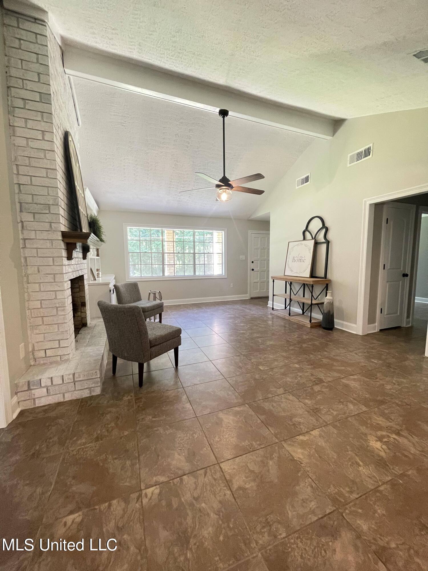 1333 McRaven Road Clinton, MS 39056 - Photo 7 of 30 364257293_836601741131473_76179246757111