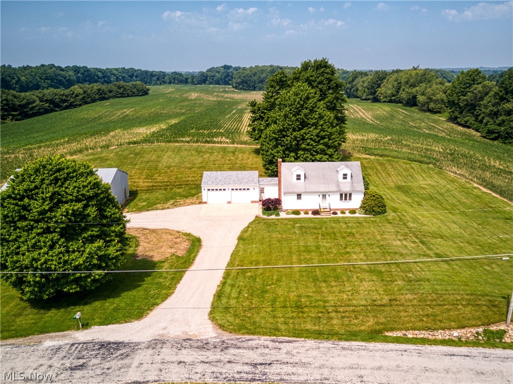 797 Trump Road Northeast Atwater, OH 44201 - Photo 3 of 35 Serenity awaits you!
