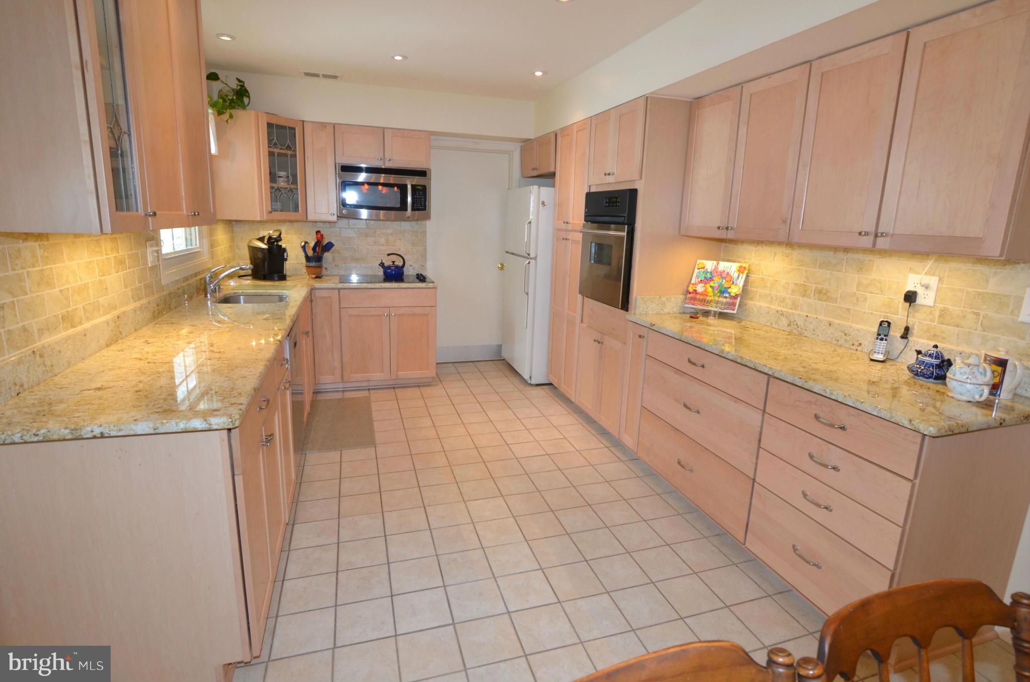 1719 Stratton Road Crofton, MD 21114 - Photo 8 of 29 Kitchen
