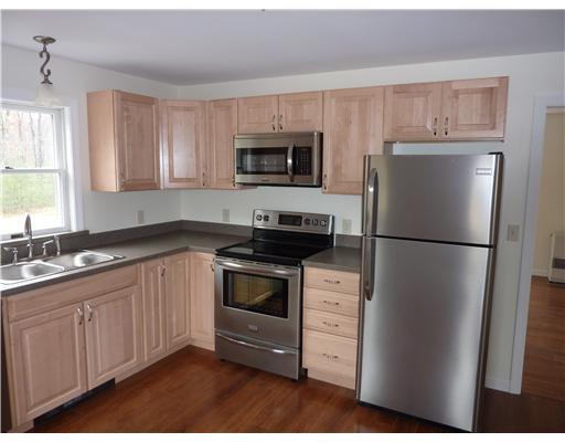 82 Cascade Road, Unit 16 Old Orchard Beach, ME 04064 - Photo 3 of 11 Kitchen.