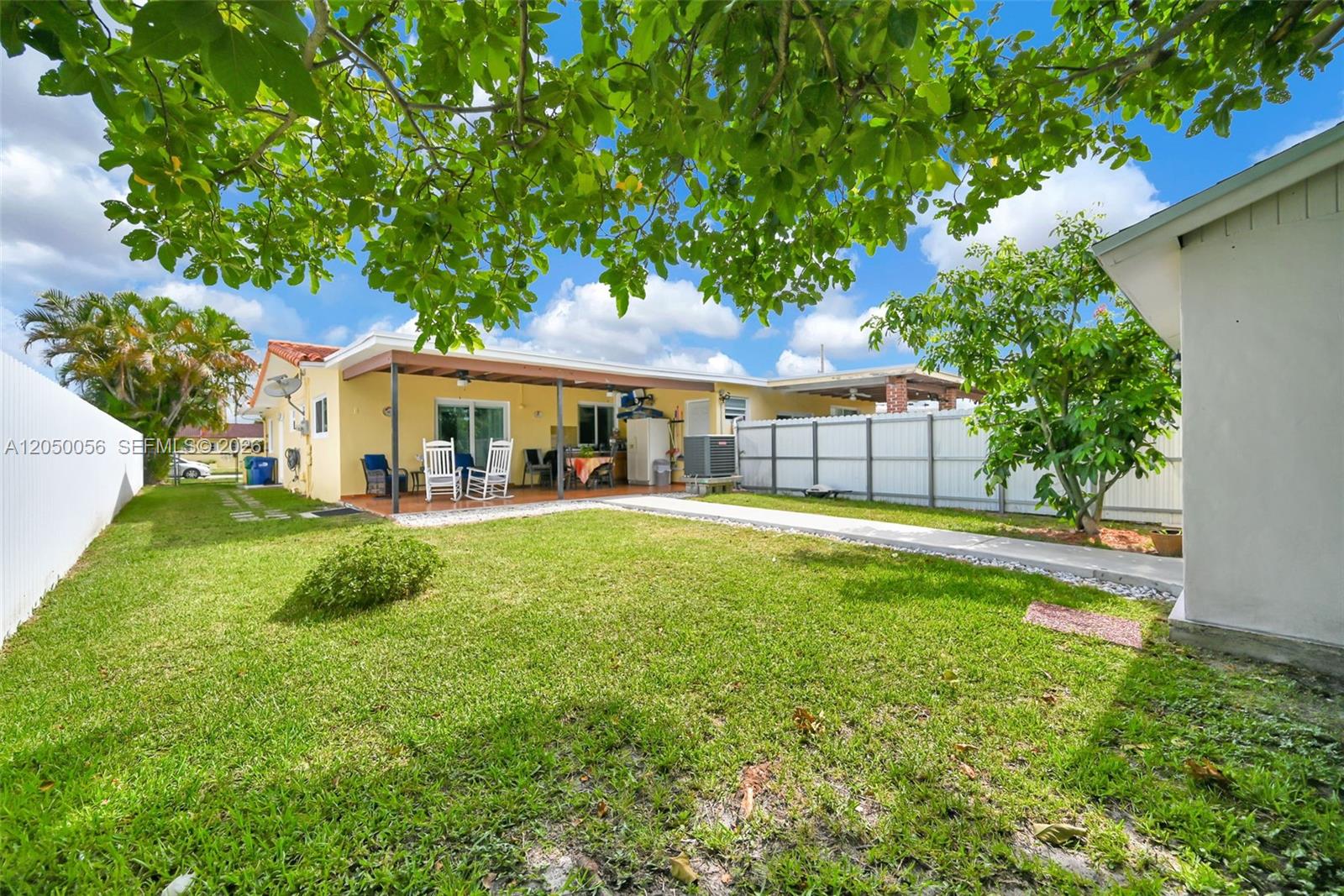 9720 Southwest 37th Terrace Miami, FL 33165 - Photo 17 of 18
