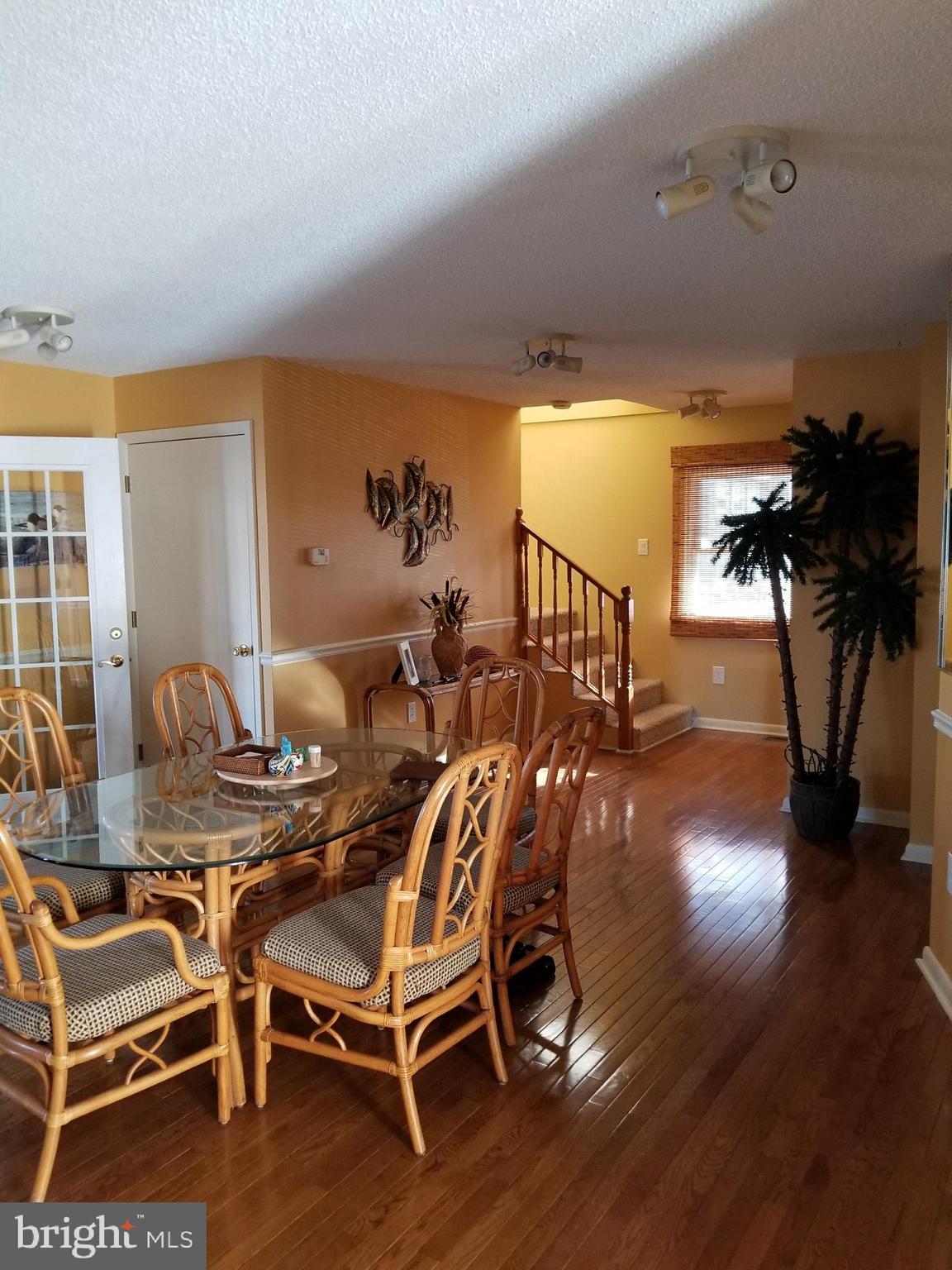 10600 Point Lookout Road Ocean City, MD 21842 - Photo 16 of 89 Dining area