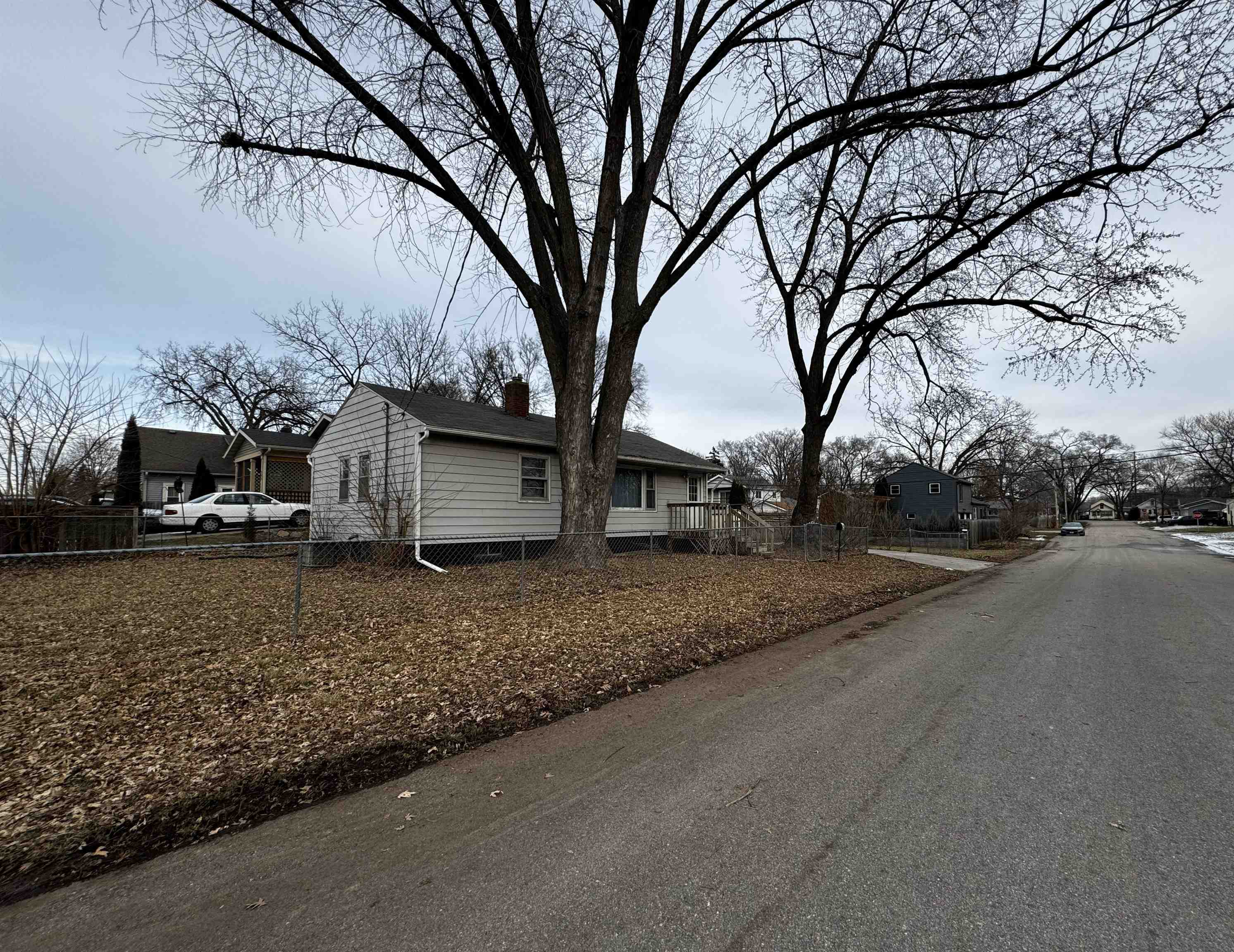 301 Rethke Avenue Madison, WI 53714 - Photo 3 of 33