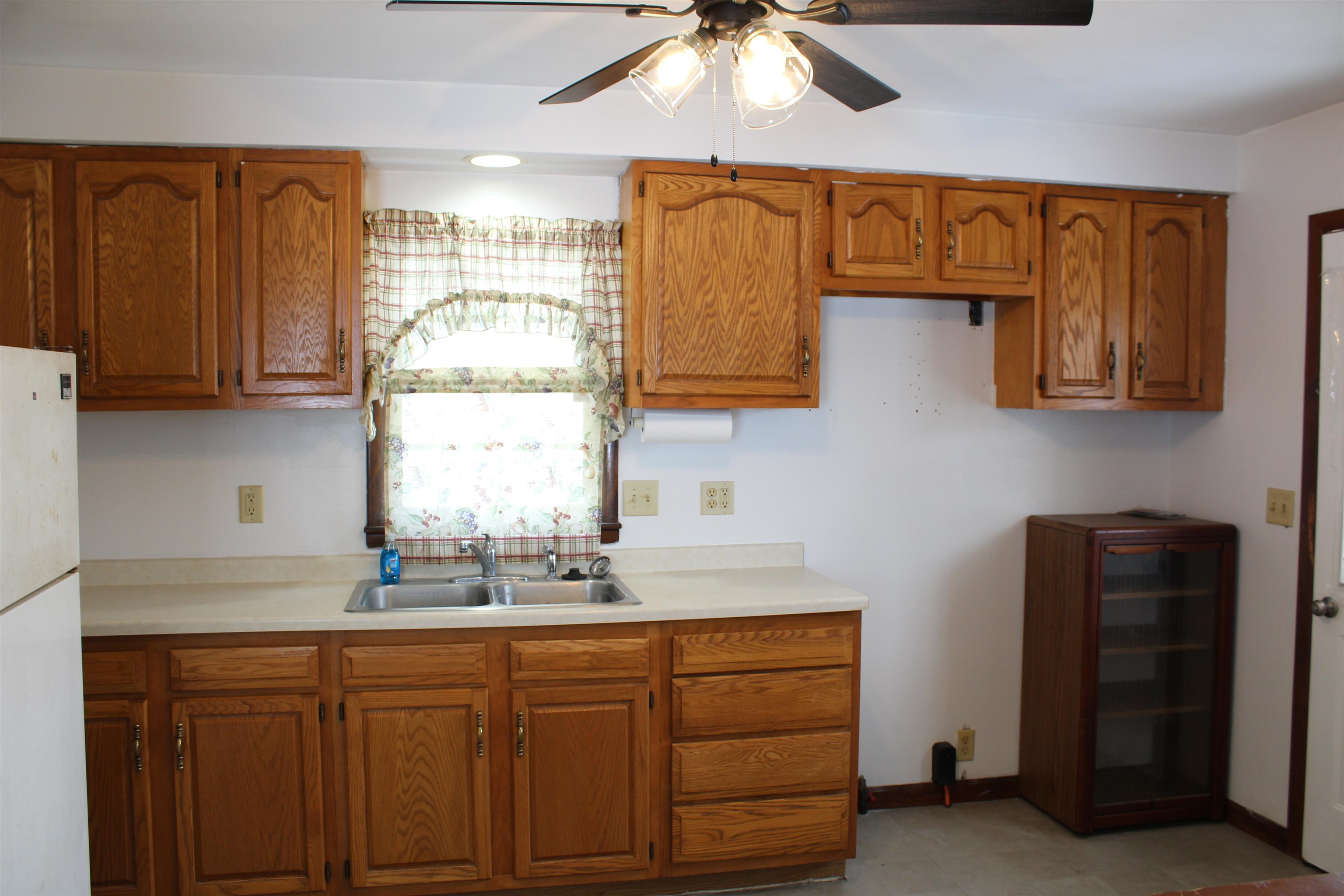 301 Rethke Avenue Madison, WI 53714 - Photo 5 of 33