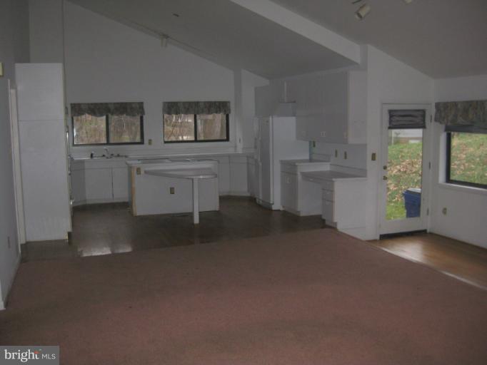 10540 Patuxent Ridge Way Laurel, MD 20723 - Photo 9 of 28 Living Room