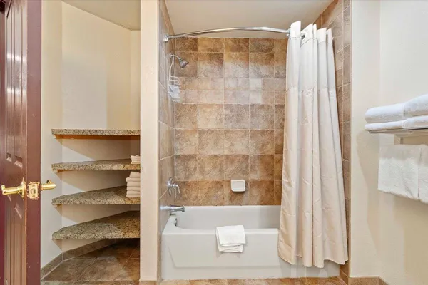 $225,000 | 2411 River, Unit 2344, Wisconsin Dells, WI 53965