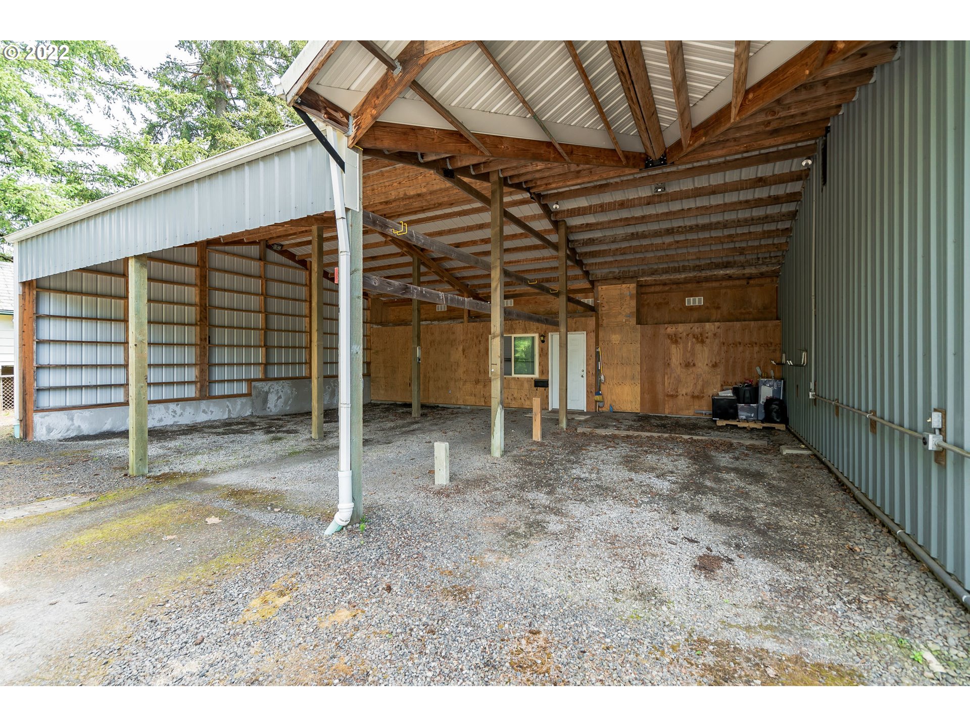 12251 Southeast Winston Road Damascus, OR 97089 - Photo 25 of 32 a view of a garage