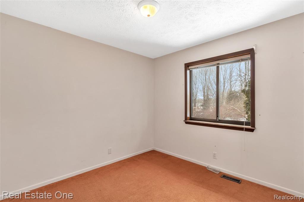 1629 North Nicholson Road Fowlerville, MI 48836 - Photo 23 of 29 Gallery Image 23