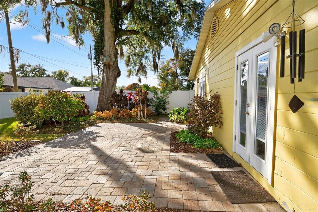 1024 Timor Avenue Orlando, FL 32804 - Photo 38 of 51 a view of a pathway along a building