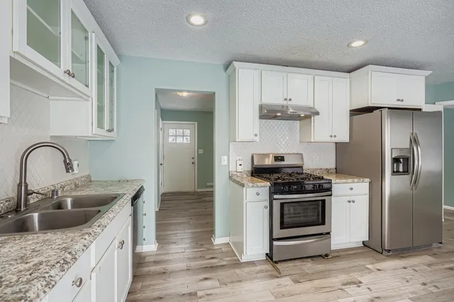 $435,000 | 2922 Simpson Street, Roseville, MN 55113