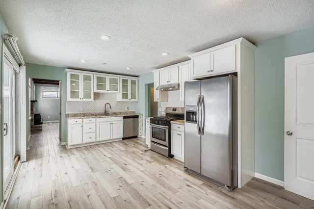 $435,000 | 2922 Simpson Street, Roseville, MN 55113