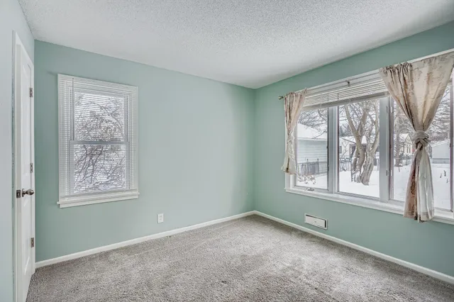 $435,000 | 2922 Simpson Street, Roseville, MN 55113