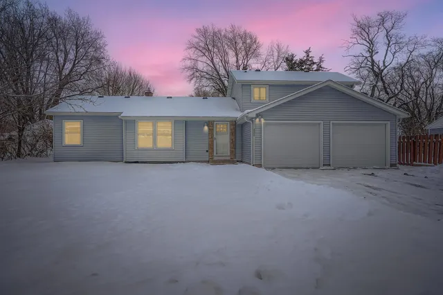 $435,000 | 2922 Simpson Street, Roseville, MN 55113