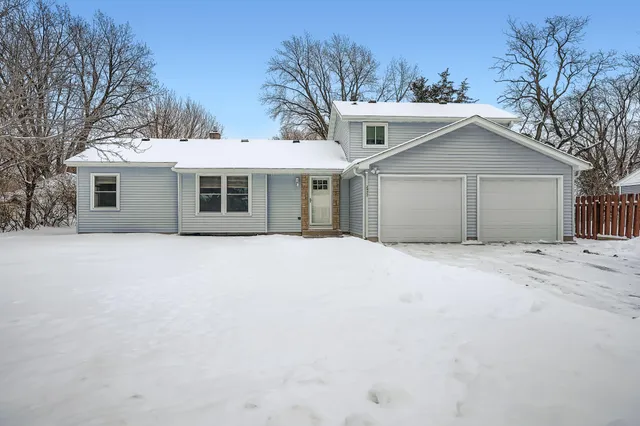 $435,000 | 2922 Simpson Street, Roseville, MN 55113