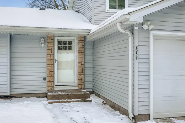 $435,000 | 2922 Simpson Street, Roseville, MN 55113