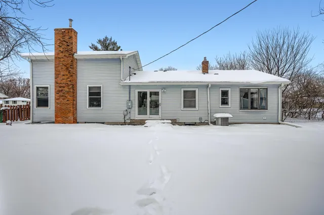 $435,000 | 2922 Simpson Street, Roseville, MN 55113